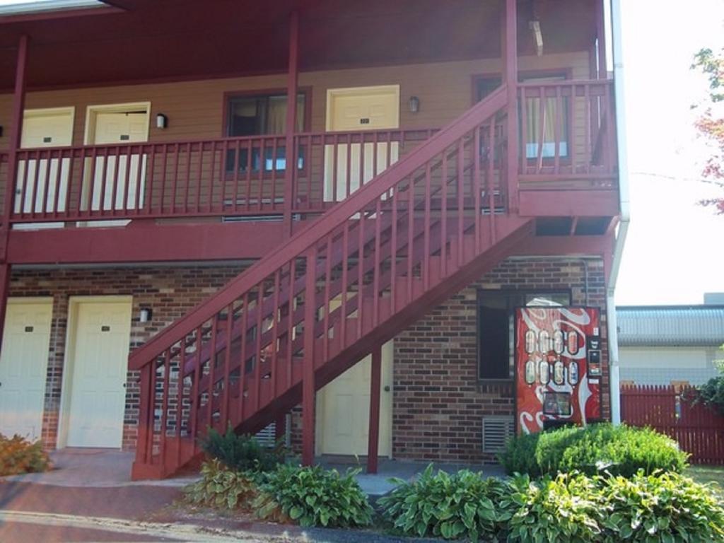 Naugatuck Motor Lodge Zewnętrze zdjęcie